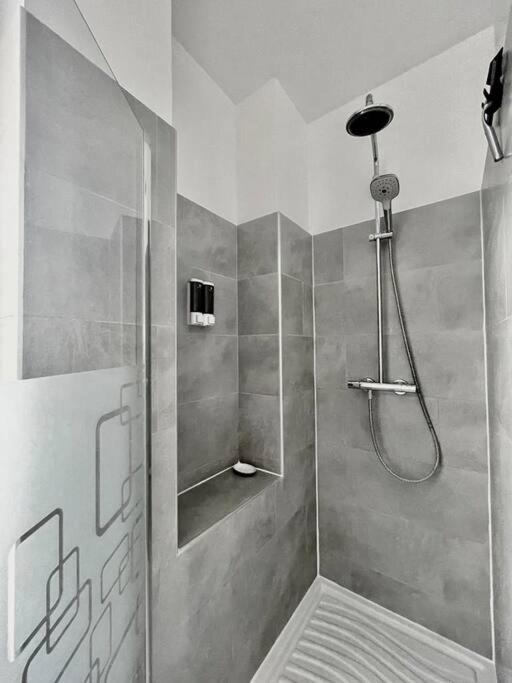 Gustave - Charming Eiffel Tower Appartement - Paris Exterior photo